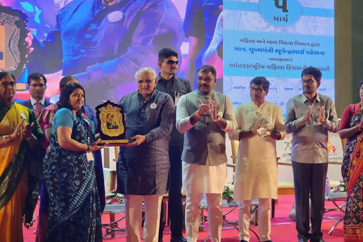 You are currently viewing अंतरराष्ट्रीय महिला दिवस के अवसर पर गांधीनगर में राज्य स्तरीय समारोह का आयोजन किया गया।